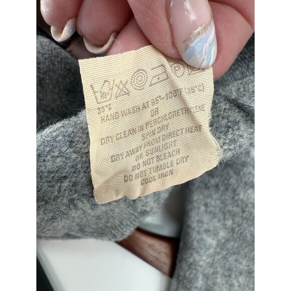 Vintage James Pringle Holm Woolen Mills Inverness Gray wPockets SIZE 40 Cardigan - Picture 13 of 13